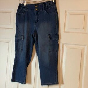 D Capri Cargo Jeans Size 4‎